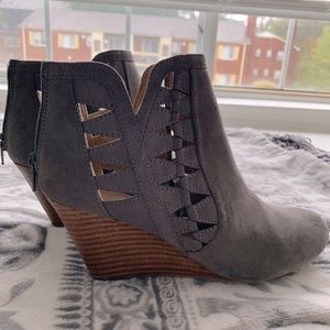 Report Size 7 Booties